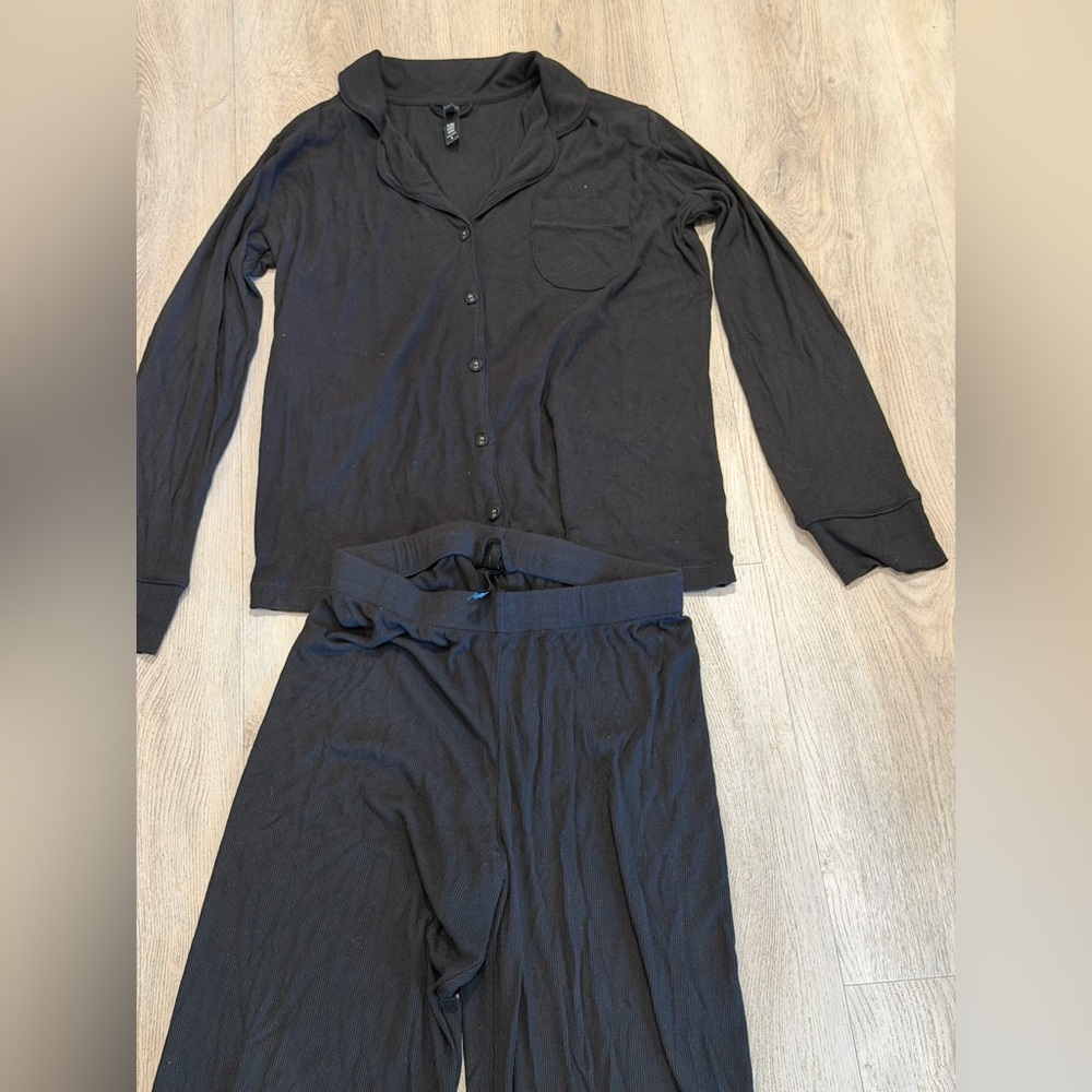 Skims Black Ribbed Soft Lounge Sleep Set